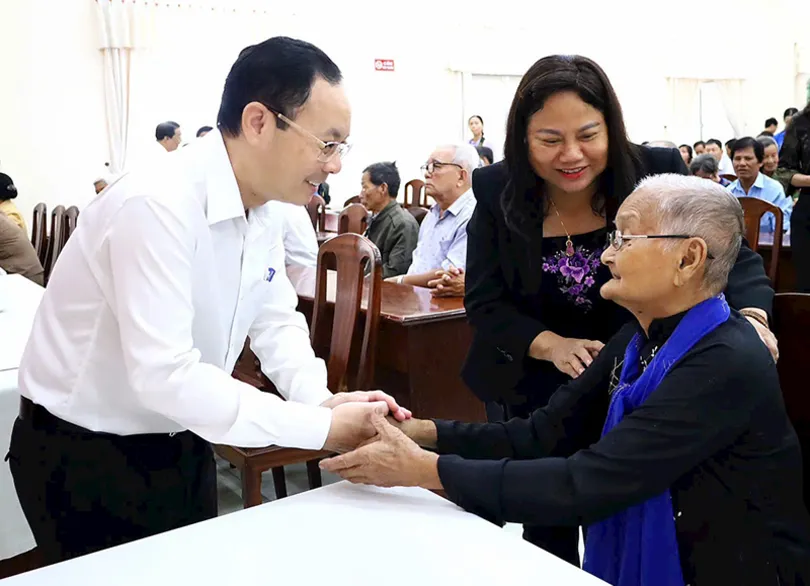 Sáng mãi đạo lý “Uống nước nhớ nguồn”