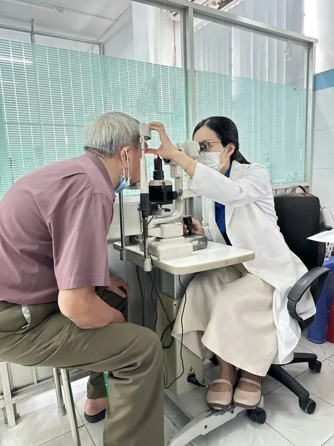 Huy động 500 y, bác sĩ tình nguyện khám bệnh và cấp phát thuốc miễn phí cho bà con ở khu vực ĐBSCL