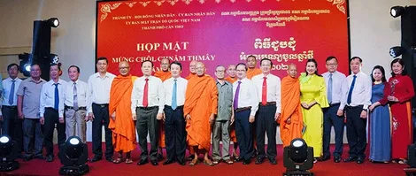 Phát huy sức mạnh đại đoàn kết dân tộc, xây dựng thành phố văn minh, giàu đẹp