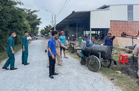 Thanh niên tham gia đảm bảo an toàn giao thông