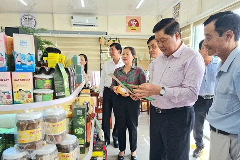 Tăng cường nhận thức, đổi mới tư duy phát triển, chuyển từ phát triển theo số lượng sang chất lượng