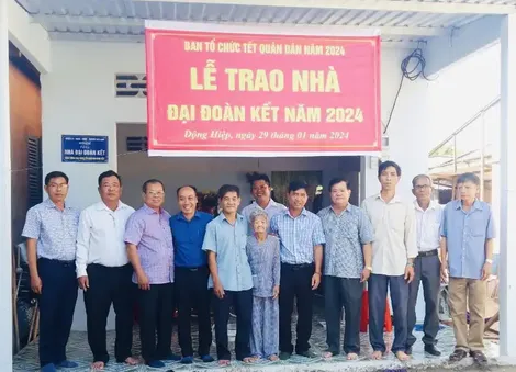 Đoàn viên, hội viên và nhân dân hiến trên 12.600m2 đất xây dựng
đường giao thông