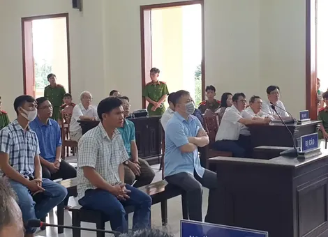 Tạm dừng xét xử vụ án vi phạm quy định về cho vay tại Cần Thơ