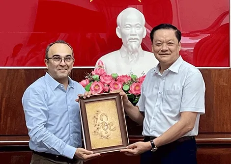 Tập đoàn SUEZ tìm hiểu cơ hội đầu tư các dự án cấp nước, xử lý nước thải tại Cần Thơ