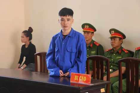 Kiên Giang: Vừa ra tù lại lãnh án vì nhận súng làm quà mừng