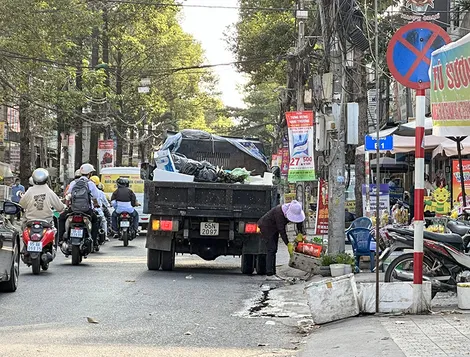 Thu gom, vận chuyển và xử lý rác đúng quy định, đảm bảo vệ sinh môi trường
