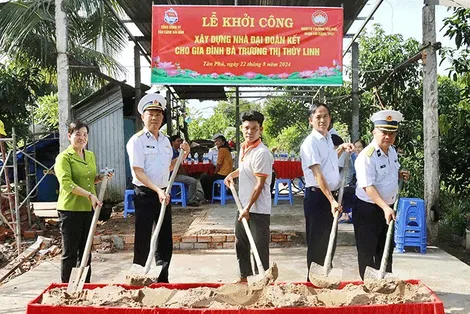 Tổng Công ty Tân Cảng Sài Gòn khởi công xây dựng 2 căn nhà Đại đoàn kết tại TP Cần Thơ