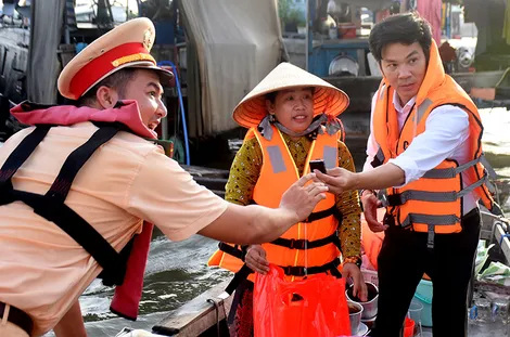 Bảo đảm trật tự an toàn giao thông dịp Lễ Quốc khánh 2-9 và tháng cao điểm an toàn giao thông cho học sinh đến trường