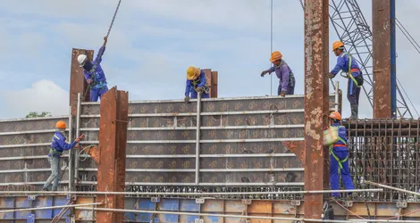 Nhộn nhịp trên các công trình trọng điểm ở ĐBSCL trong kỳ nghỉ lễ