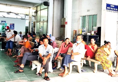 Thức trắng đêm chờ xạ trị ung thư