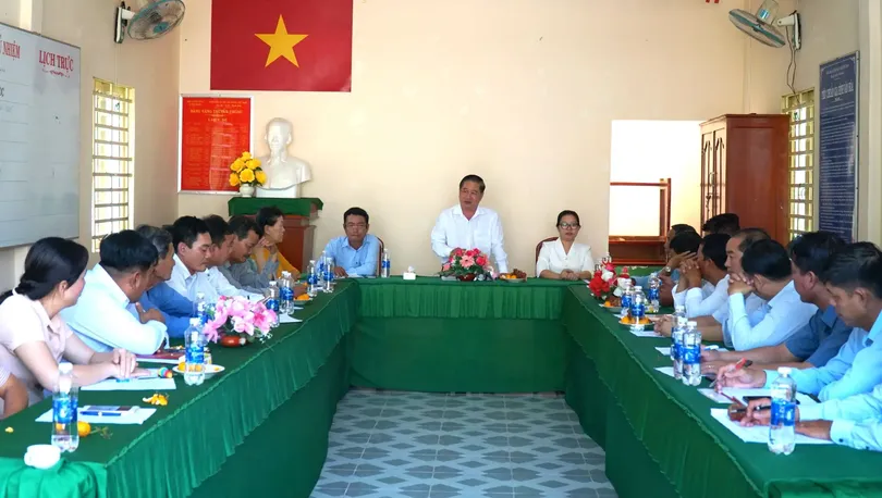 Chủ tịch UBND thành phố dự sinh hoạt Chi bộ ấp Đông Thạnh và thăm Hợp tác xã Thuận Thắng