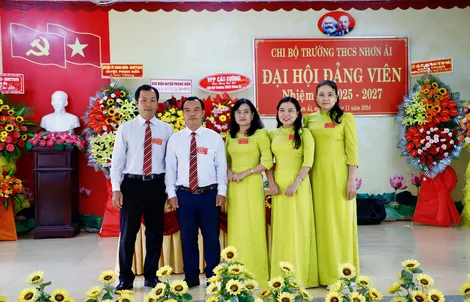Đại hội Chi bộ Trường THCS Nhơn Ái diễn ra thành công tốt đẹp