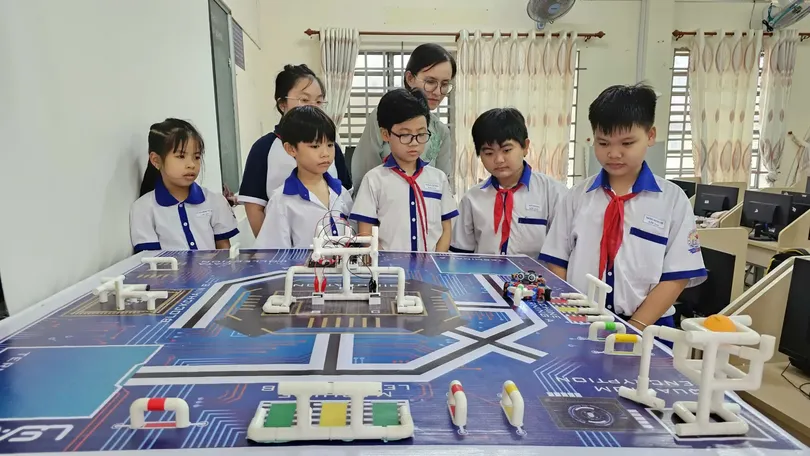 Học sinh Cần Thơ chinh phục
đấu trường Robothon quốc tế