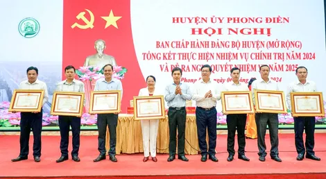 Xây dựng “hạt nhân” chính trị của Đảng ở cơ sở trong sạch, vững mạnh toàn diện Bài 2: Tăng cường công tác xây dựng, chỉnh đốn Đảng