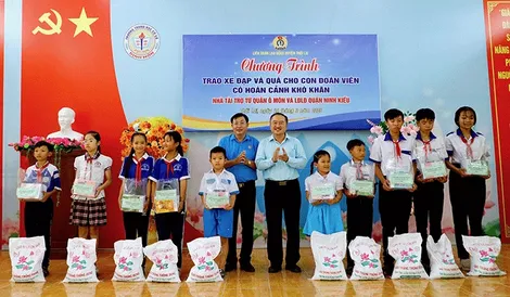 LĐLĐ huyện Thới Lai chăm lo con đoàn viên, người lao động có hoàn cảnh khó khăn