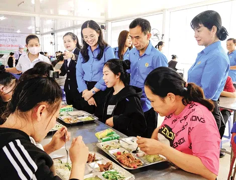 Phát huy vai trò công tác nữ công trong hoạt động Công đoàn