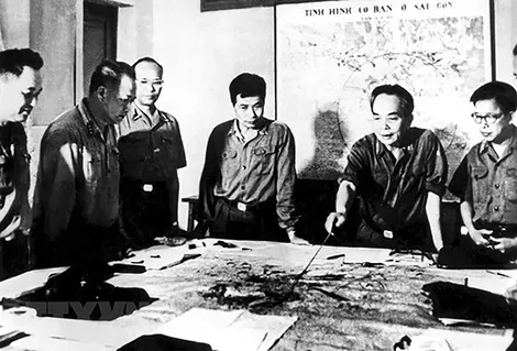 “Tranh thủ từng giờ từng phút, xốc tới mặt trận, giải phóng miền Nam”