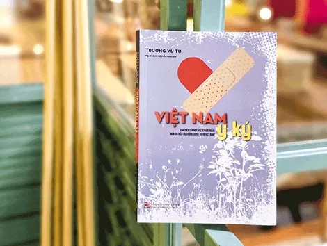 “Việt Nam y ký” đậm tình người