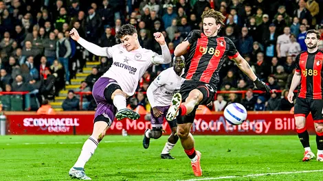 Brentford tiến bộ thần tốc