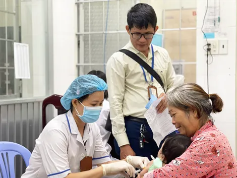 Cần Thơ tiêm chủng vaccine phòng, chống dịch sởi