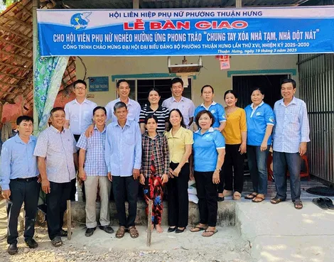 Bàn giao Mái ấm tình thương