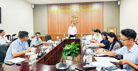 Xây dựng, ứng dụng hệ thống quan trắc tự động, thông minh trong dự báo, phòng chống sạt lở, ngập lụt