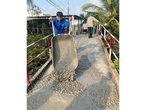 Chung sức xây dựng hạ tầng giao thông