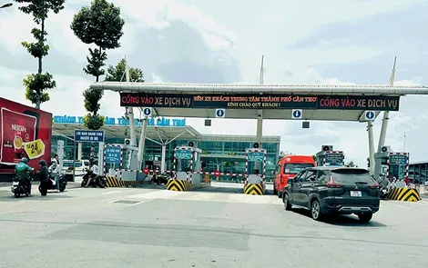 Doanh thu hoạt động vận tải và dịch vụ hỗ trợ tăng gần 12%