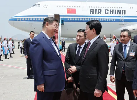 Tổng Bí thư, Chủ tịch nước Trung Quốc Tập Cận Bình đến Hà Nội, bắt đầu chuyến thăm cấp Nhà nước tới Việt Nam