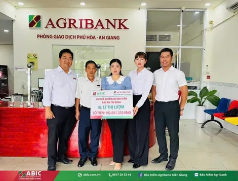 Bảo hiểm Agribank Kiên Giang chi trả quyền lợi bảo hiểm Bảo an tín dụng cho 2 khách hàng tại tỉnh An Giang
