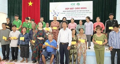 Họp mặt kỷ niệm Ngày Người khuyết tật Việt Nam