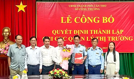 Sở Công Thương TP Cần Thơ công bố Quyết định thành lập Chi cục Quản lý thị trường