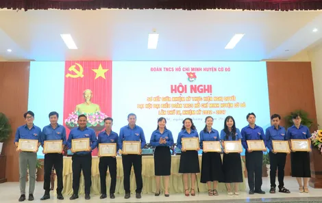 100% cơ sở Đoàn triển khai đợt sinh hoạt chính trị “Khát vọng cống hiến - Lẽ sống thanh niên”