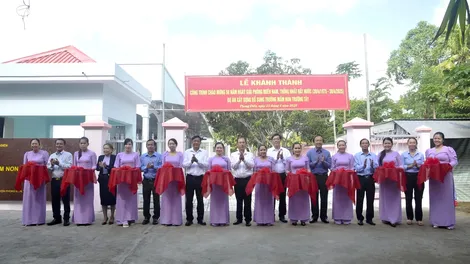 Khánh thành các công trình chào mừng kỷ niệm 
50 năm Ngày Giải phóng miền Nam, thống nhất đất nước