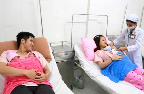 Hơn 40 ngày đêm chăm chút 3 bé trai sinh non tháng