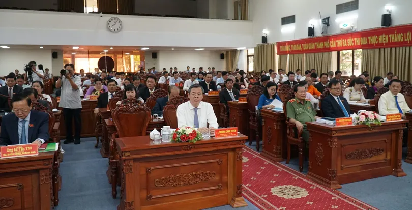 HĐND TP Cần Thơ tán thành chủ trương hợp nhất TP Cần Thơ, tỉnh Sóc Trăng và tỉnh Hậu Giang thành TP Cần Thơ và chủ trương thành lập 32 xã, phường