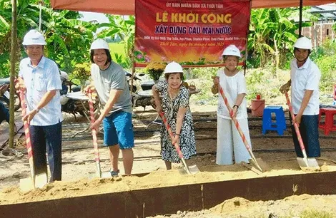 Vận động xây dựng cầu giao thông