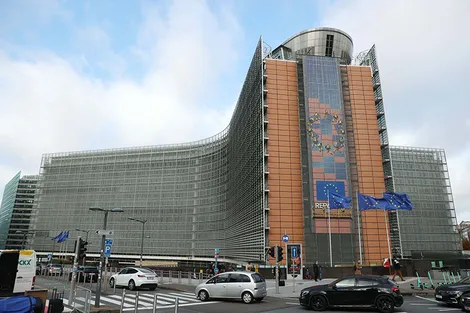 EU xem xét kích hoạt cơ chế tài khóa đặc biệt cho quốc phòng