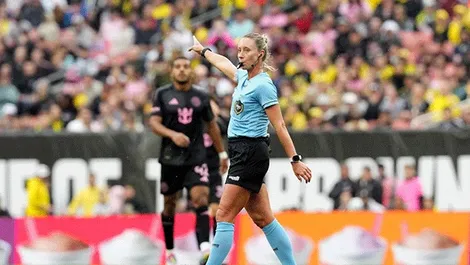 Tori Penso - nữ trọng tài duy nhất tại FIFA Club World Cup 2025