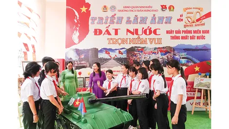 Vun bồi tình yêu quê hương, đất nước
