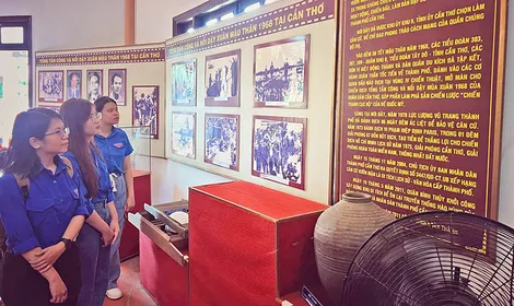 313 đoàn viên ưu tú quận Ninh Kiều được kết nạp Đảng