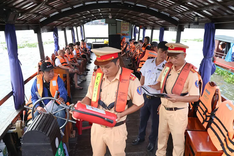 Tăng cường tuần tra khép kín địa bàn, kịp thời xử lý nghiêm vi phạm giao thông đường thủy nội địa