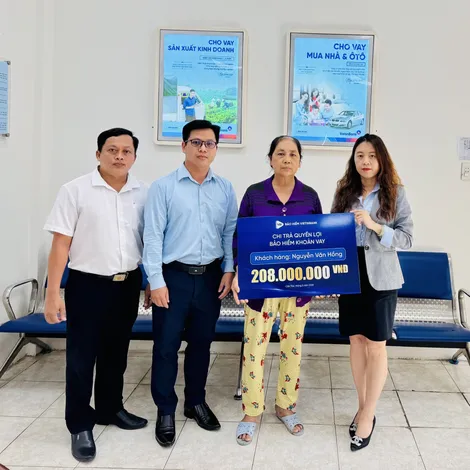 Khách hàng vay vốn VietinBank không may gặp nạn được VBI Cần Thơ chi trả hơn 200 triệu đồng bảo hiểm