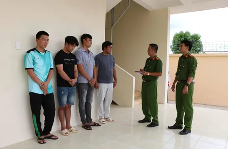 Triệt phá đường dây vận chuyển trái phép máy gặt đập liên hợp từ Campuchia về Việt Nam