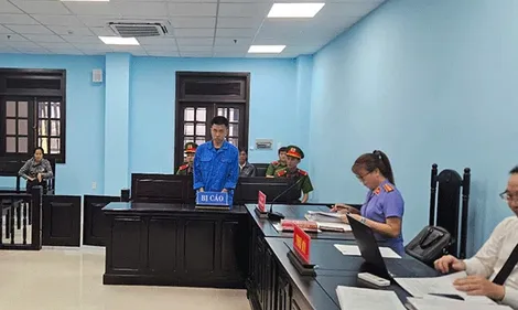 Lãnh 8 năm tù về tội hiếp dâm người dưới 16 tuổi