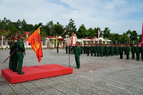 Trung đoàn 932 tổ chức lễ tuyên thệ chiến sĩ mới