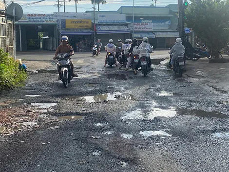 Đoạn đường xuống cấp nghiêm trọng