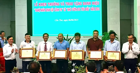 Khen thưởng Nghệ nhân và Nhà vườn Sinh vật cảnh tiêu biểu cấp quốc gia