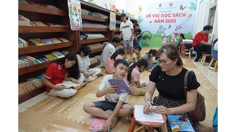 Hè vui đọc sách cùng con