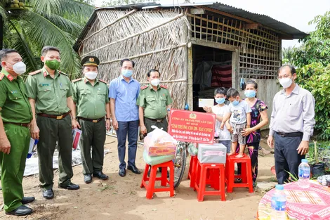 Nối vòng tay nhân ái - Thắp sáng niềm tin yêu